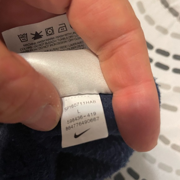 Great condition. Mens Navy Blue Nike Sweatpants. Size Large - Picture 4 of 7